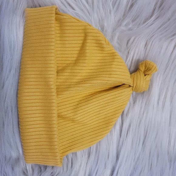 Baby knotted gown with hat and bow - Picture 4 of 4